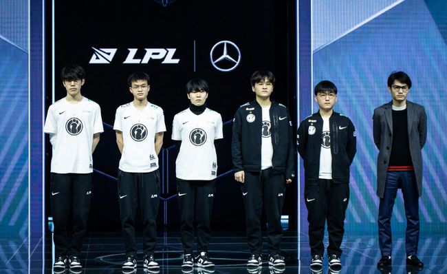 竞争中的飞 竞争中的飞