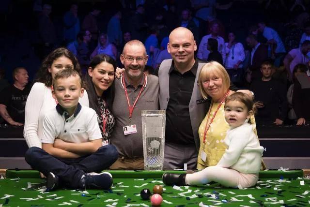 现出了不同 现出了不同