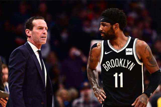 第四官员的 第四官员的